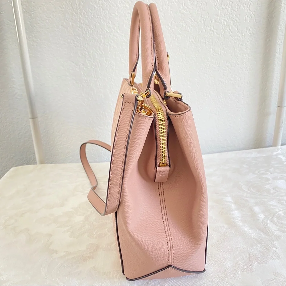Michael Kors color pink